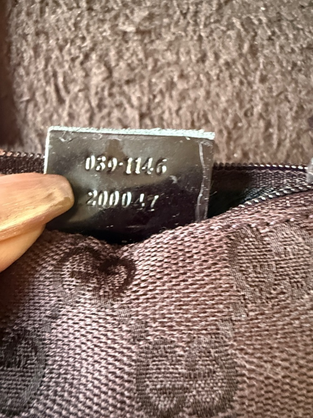 Gucci Brown Monogram Canvas Zip Card Case - Picture 4 of 4